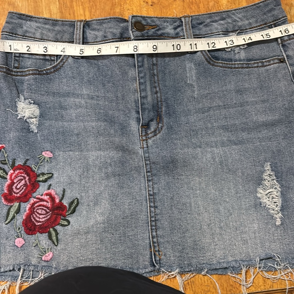 Floral embroidered denim stretch skirt size L - Picture 8 of 11